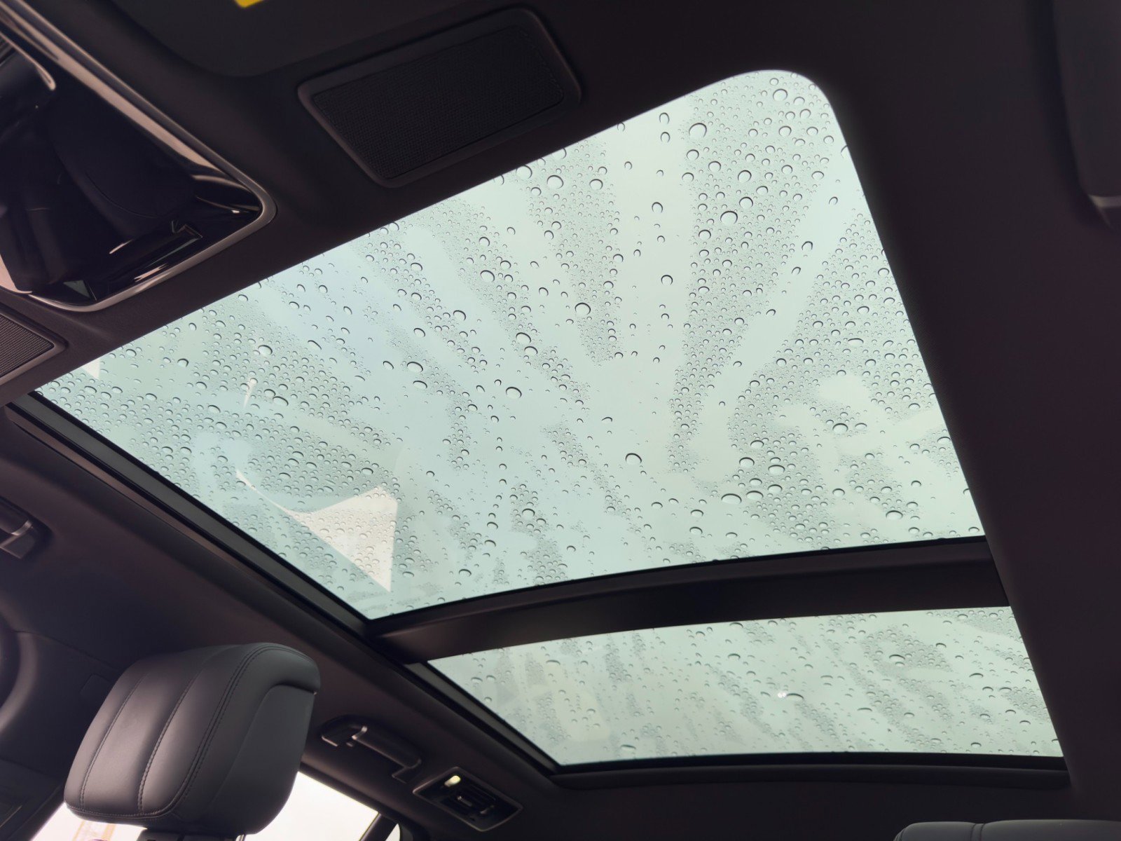 Used 2020 Land Rover Range Rover HSE image 12