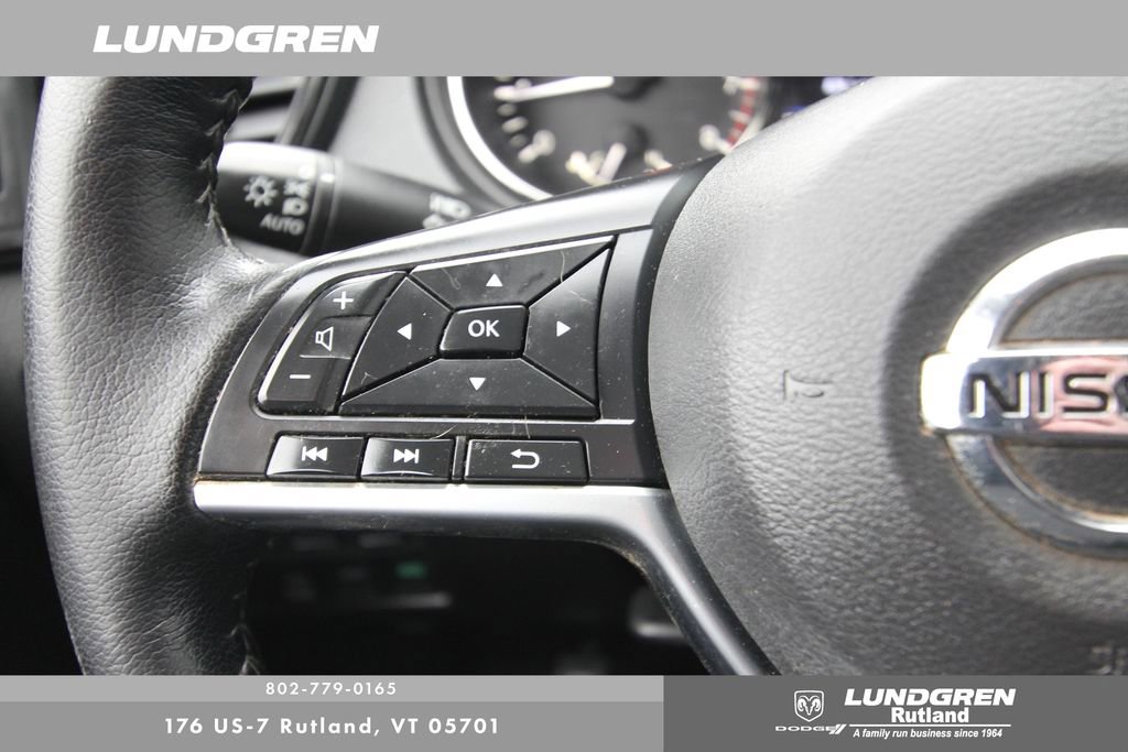 Used 2020 Nissan Rogue SV image 16