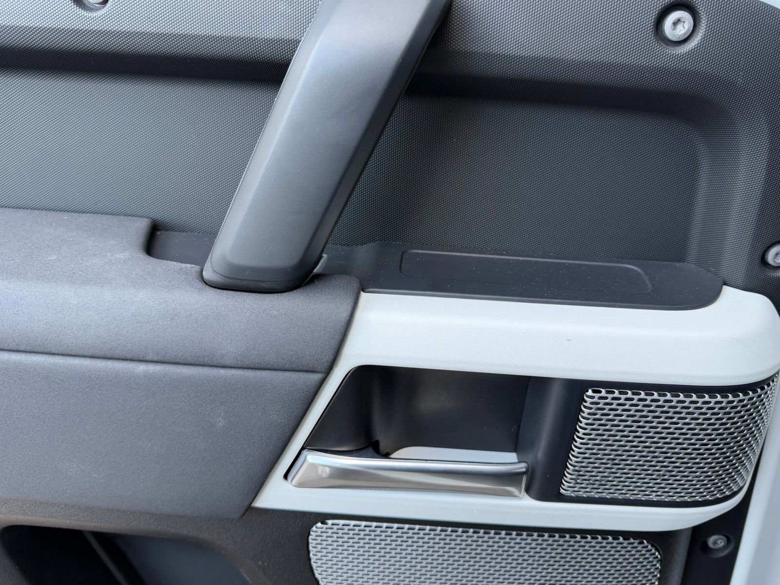 Used 2023 Land Rover Defender 130 S image 27