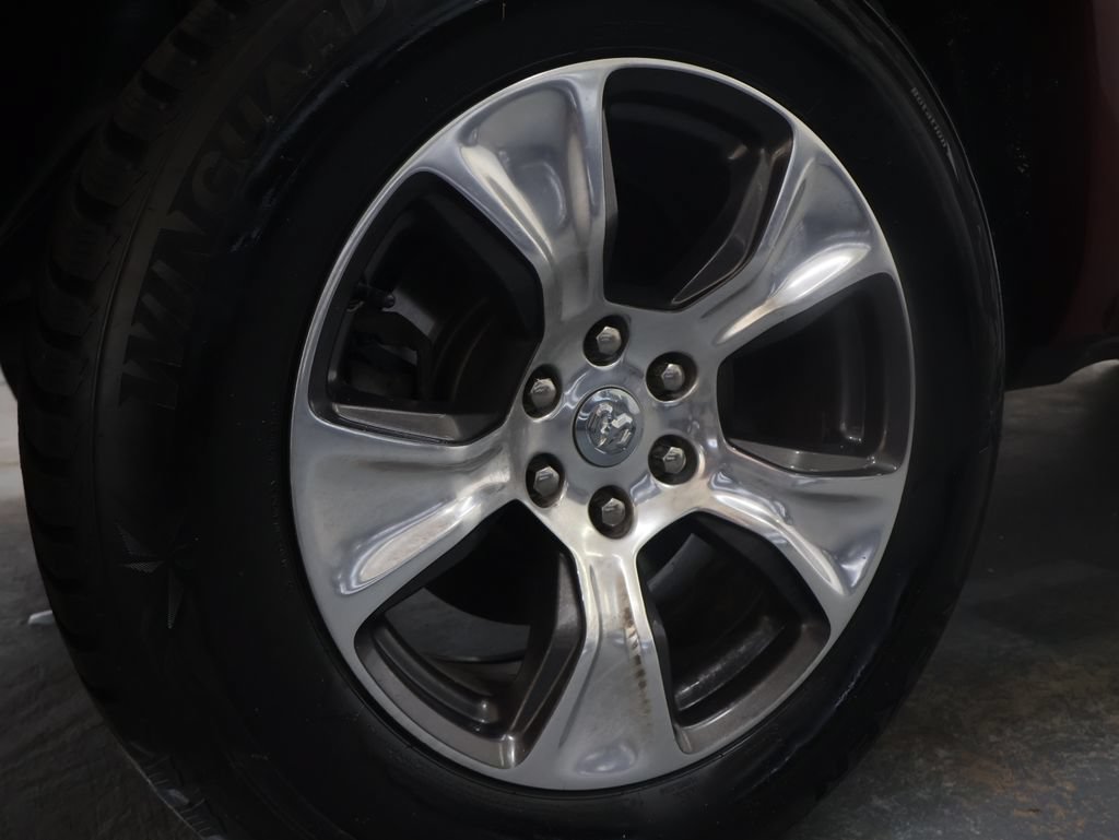 Used 2019 RAM 1500 Laramie AWD/4WD image 33