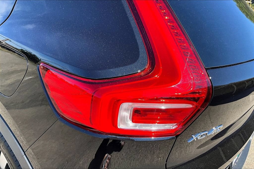 Used 2021 Volvo XC40 P8 Recharge w/ Advanced Package AWD/4WD image 28