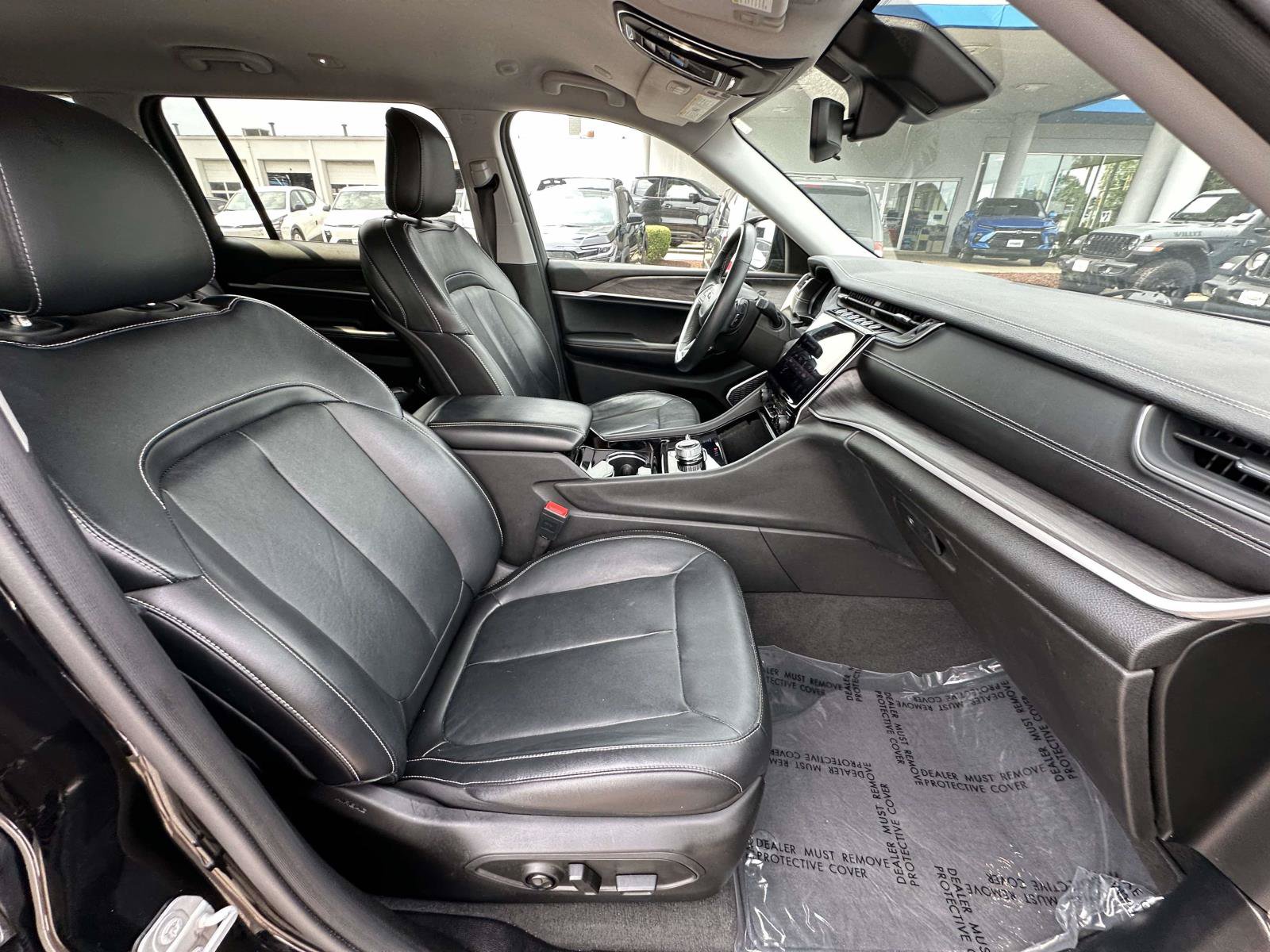 Used 2021 Jeep Grand Cherokee L Limited AWD/4WD image 32