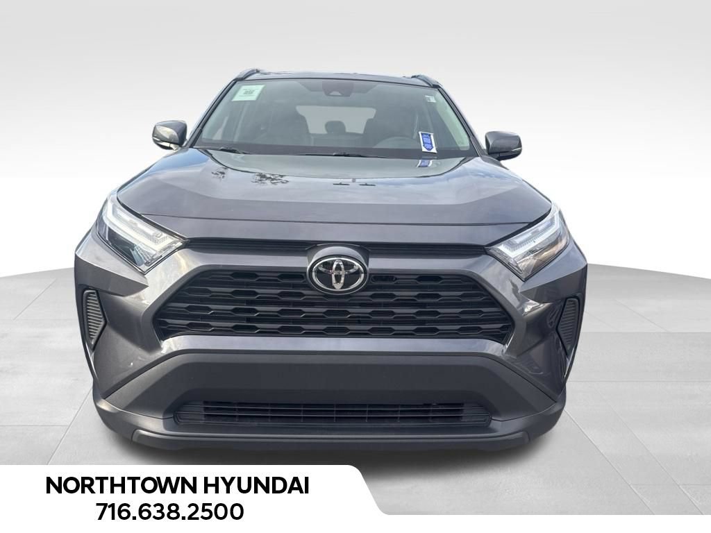 Used 2025 Toyota RAV4 XLE AWD/4WD image 3