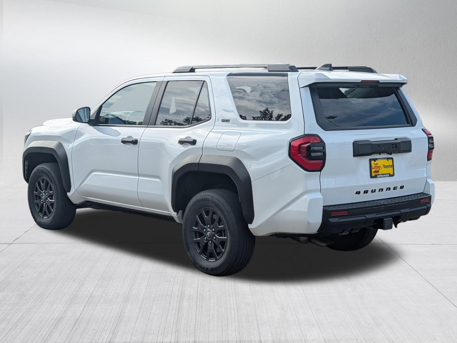 Certified 2025 Toyota 4Runner SR5 AWD/4WD image 5