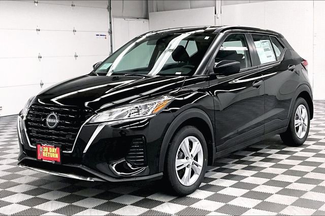 New 2025 Nissan Kicks Play S image 3