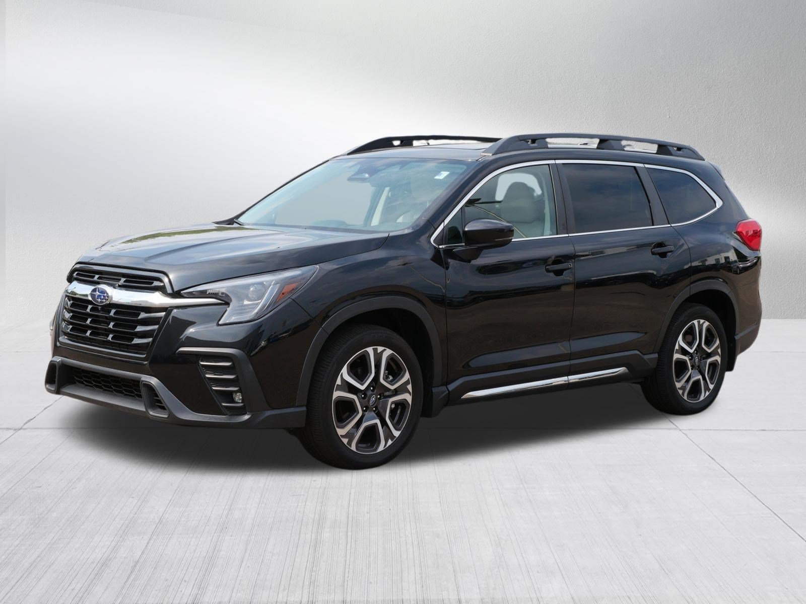 Used 2024 Subaru Ascent Limited w/ Technology Package AWD/4WD image 3