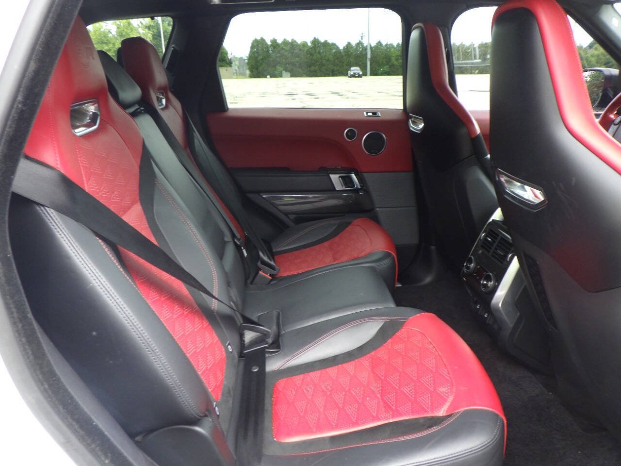 Used 2018 Land Rover Range Rover Sport SVR AWD/4WD image 19