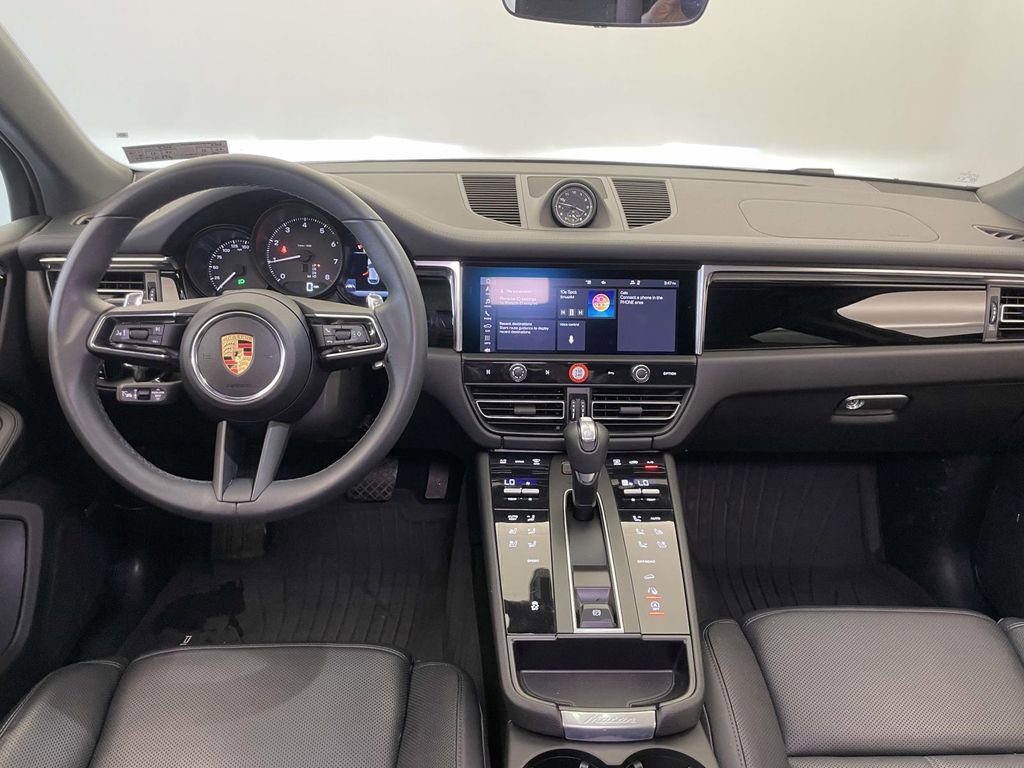 Certified 2025 Porsche Macan image 26