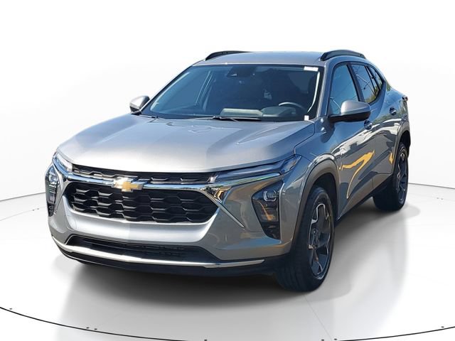 Certified 2025 Chevrolet Trax LT w/ Driver Confidence Package FWD image 2