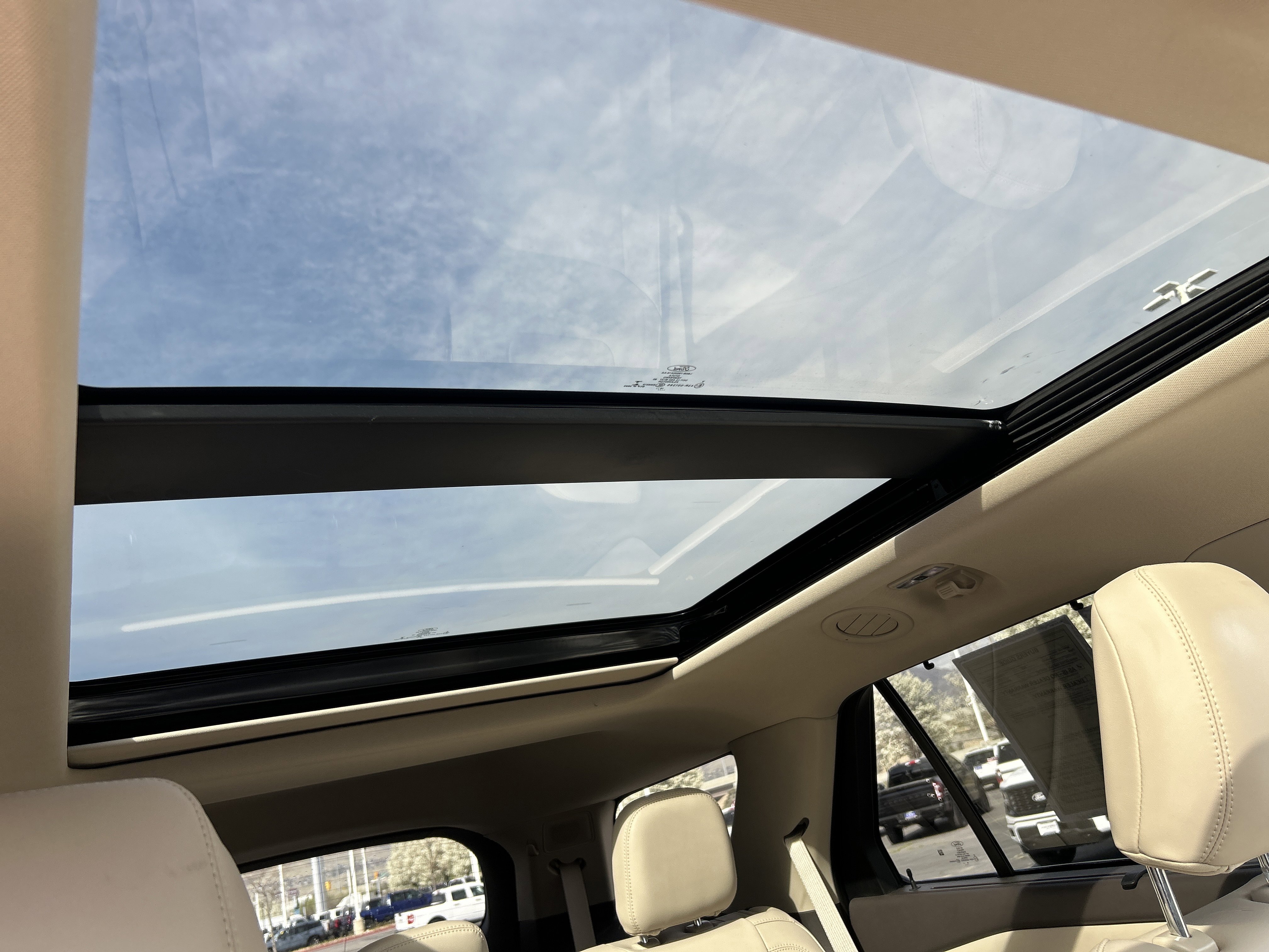 Certified 2020 Ford Explorer Platinum w/ Premium Technology Package image 30