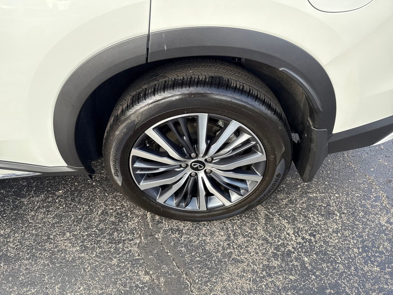 Certified 2025 INFINITI QX60 Sensory image 40