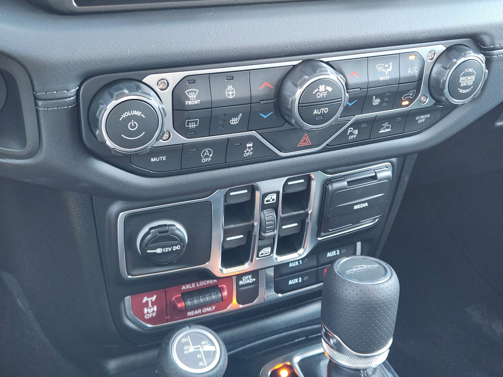 New 2026 Jeep Gladiator Mojave AWD/4WD image 18