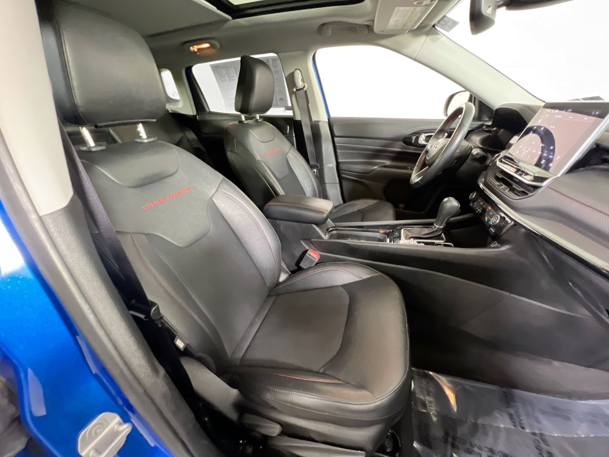 Used 2022 Jeep Compass Trailhawk w/ Sun and Sound Group AWD/4WD image 28