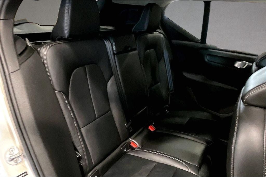 Certified 2023 Volvo XC40 B5 Core w/ Convenience Package AWD/4WD image 26