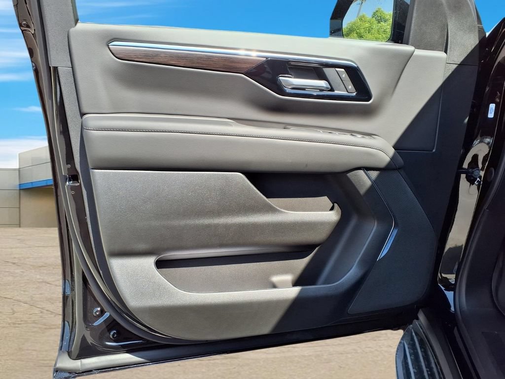 New 2026 Chevrolet Suburban LS AWD/4WD image 19