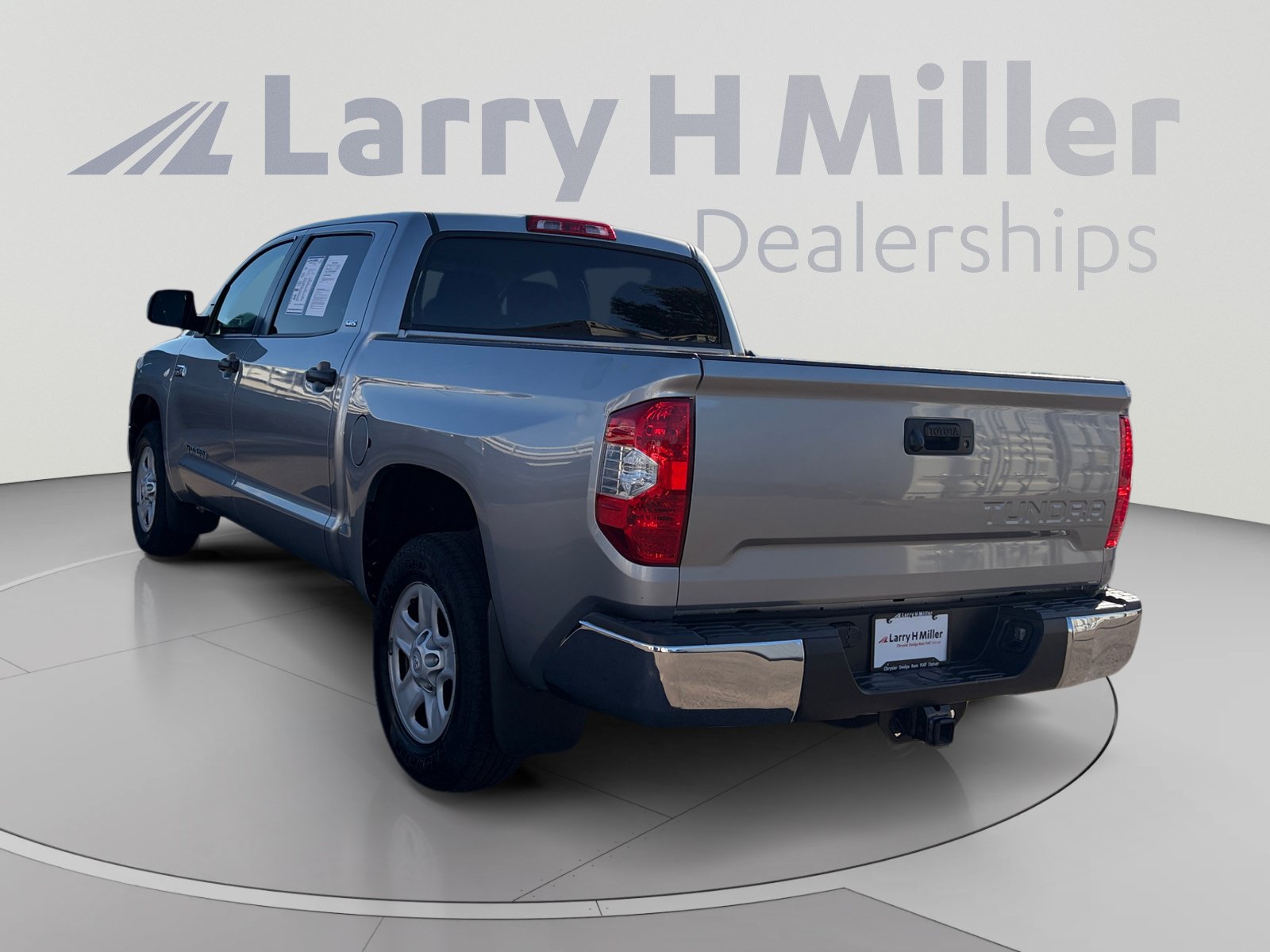 Used 2019 Toyota Tundra SR5 RWD image 3