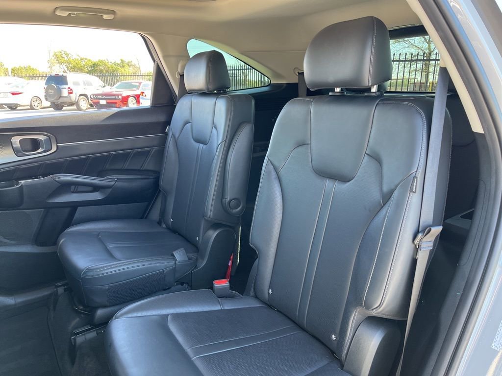 Used 2025 Kia Sorento SX image 25
