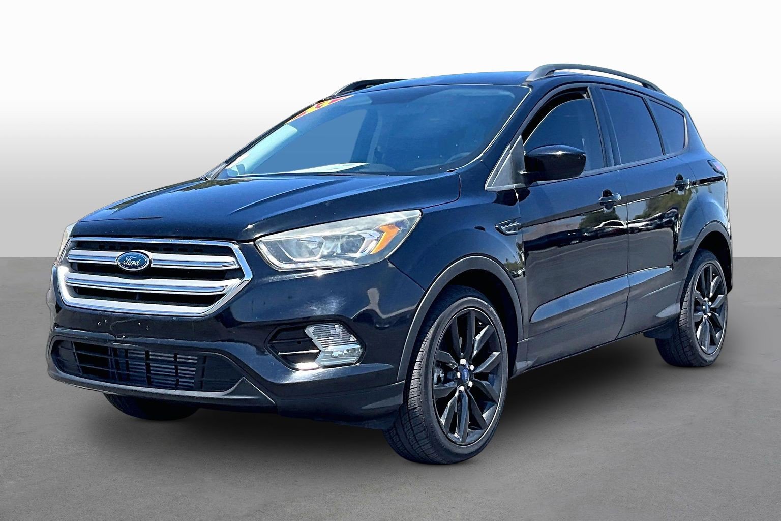 Used 2017 Ford Escape SE w/ Equipment Group 201A