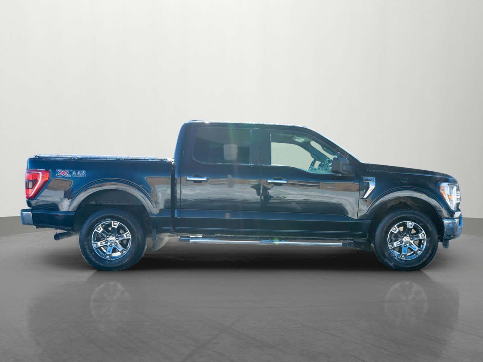 Used 2021 Ford F150 XLT w/ XTR Package image 8