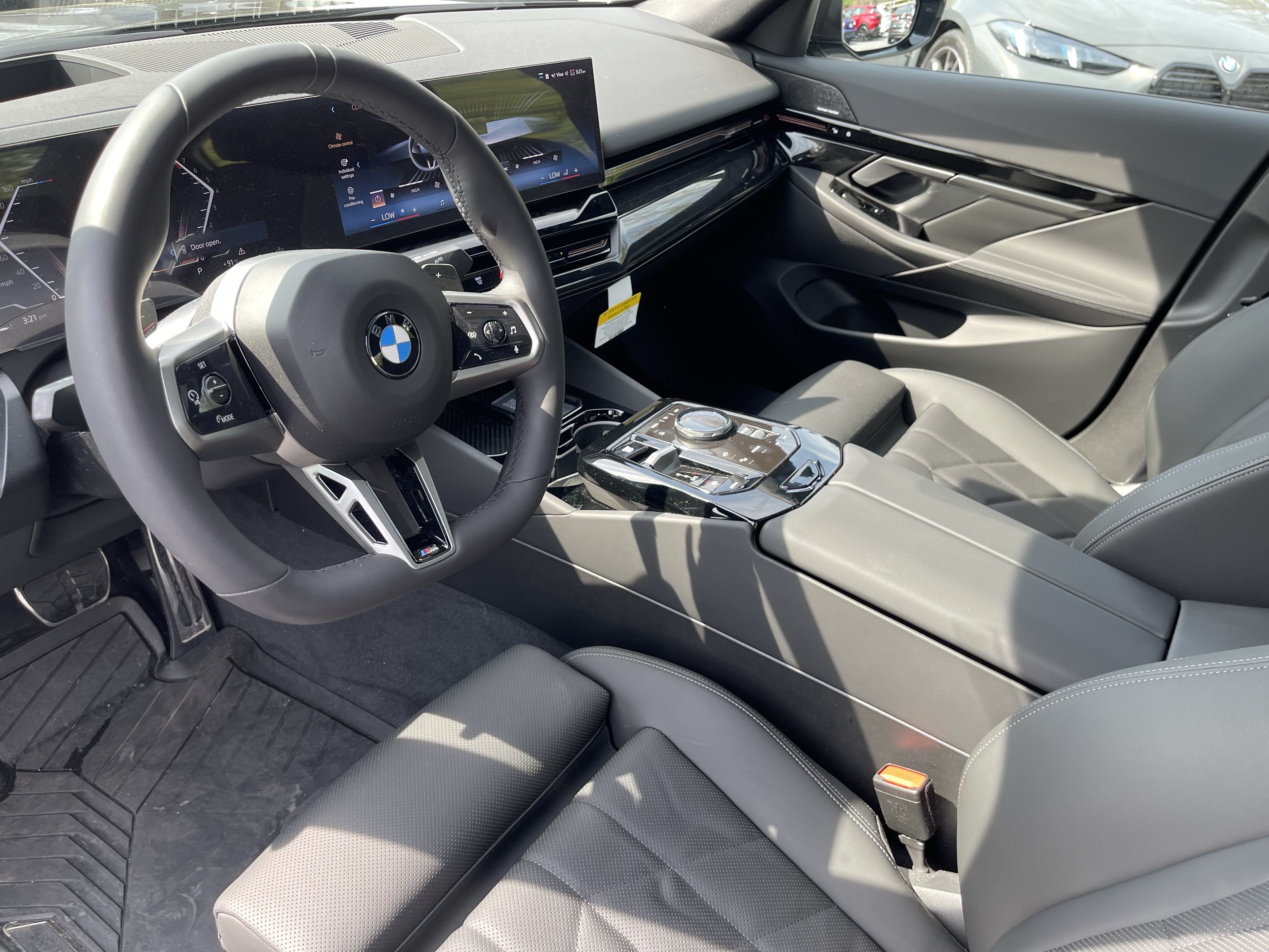 Certified 2026 BMW 530i xDrive w/ M Sport Package AWD/4WD image 11