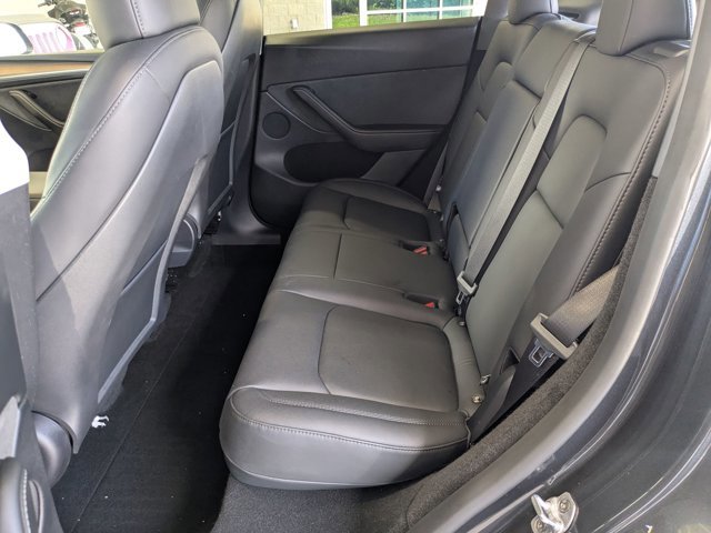 Used 2024 Tesla Model Y Long Range AWD/4WD image 17