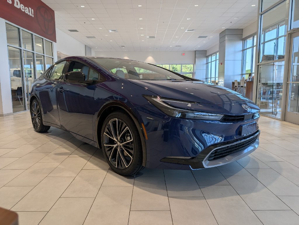 New 2027 Toyota Prius XLE FWD image 7