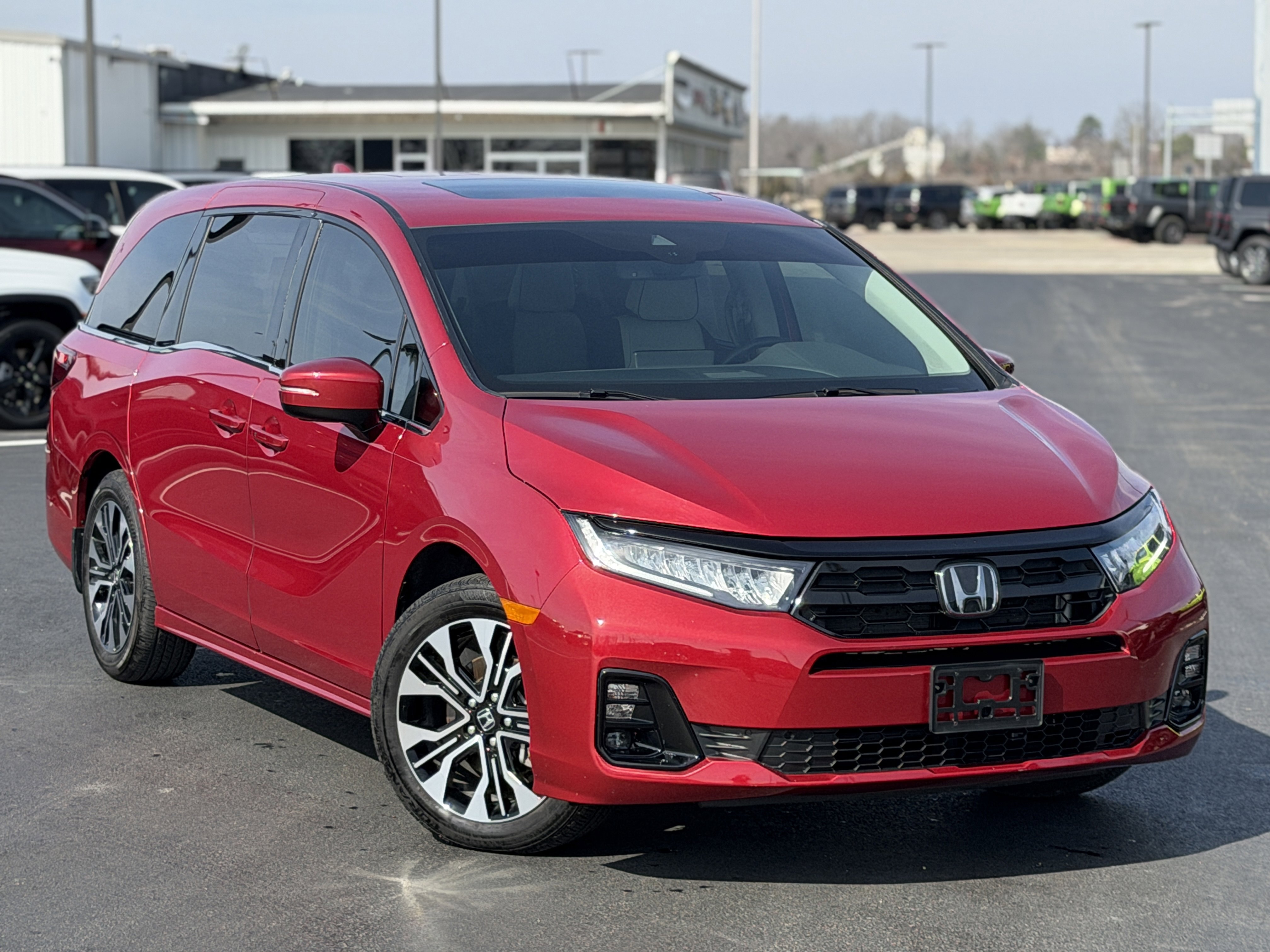 Used 2025 Honda Odyssey Elite image 4