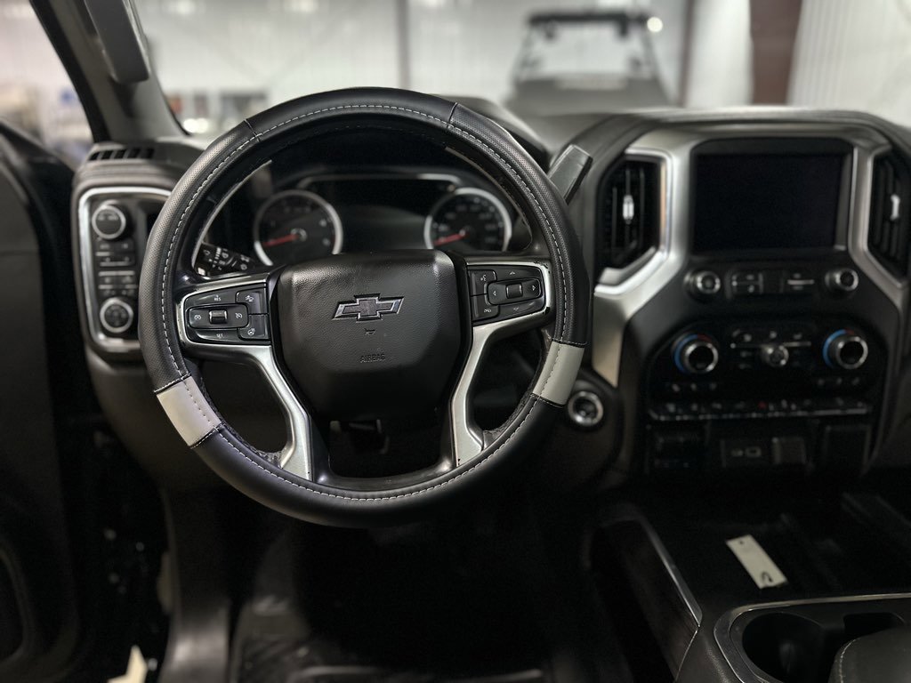 Used 2021 Chevrolet Silverado 2500 LTZ w/ LTZ Plus Package image 9