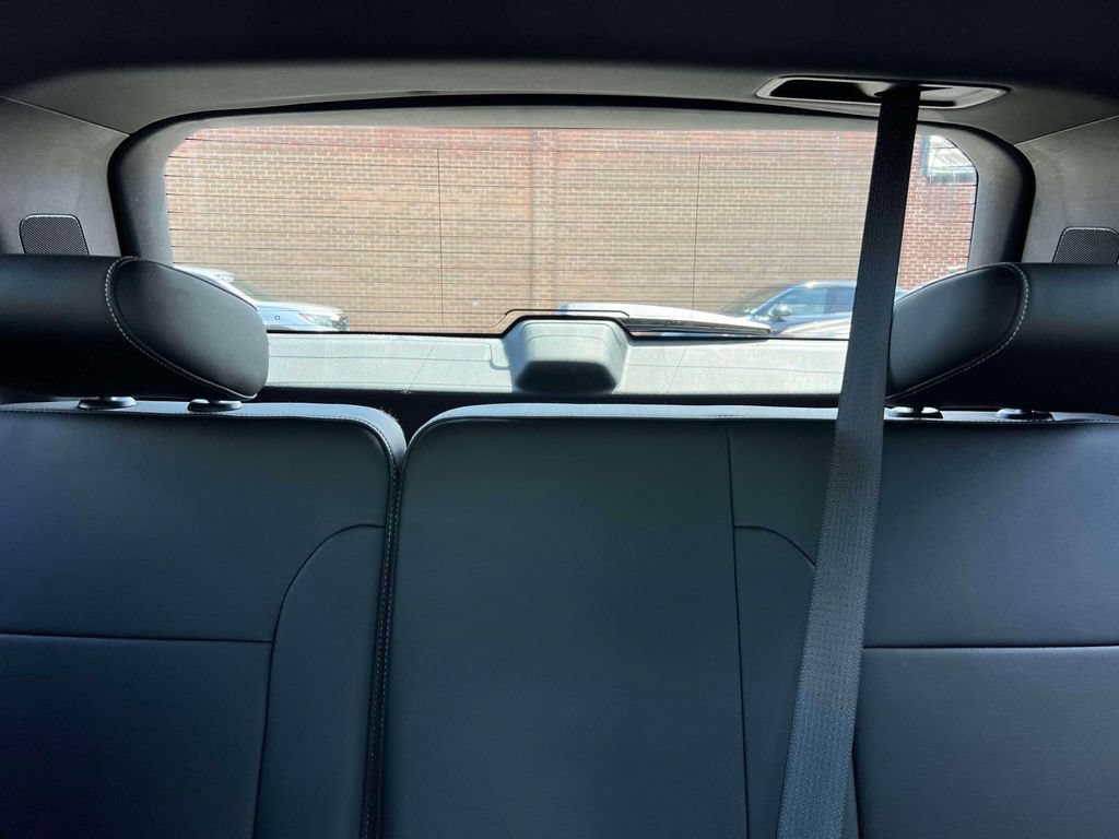 Used 2023 Chevrolet Traverse LT w/ LT Premium Package AWD/4WD image 13