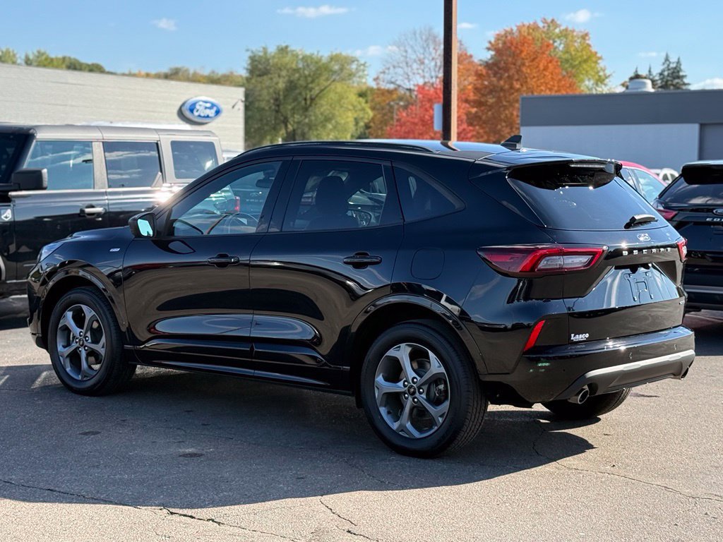 Used 2023 Ford Escape ST-Line w/ Tech Pack #1 AWD/4WD image 35
