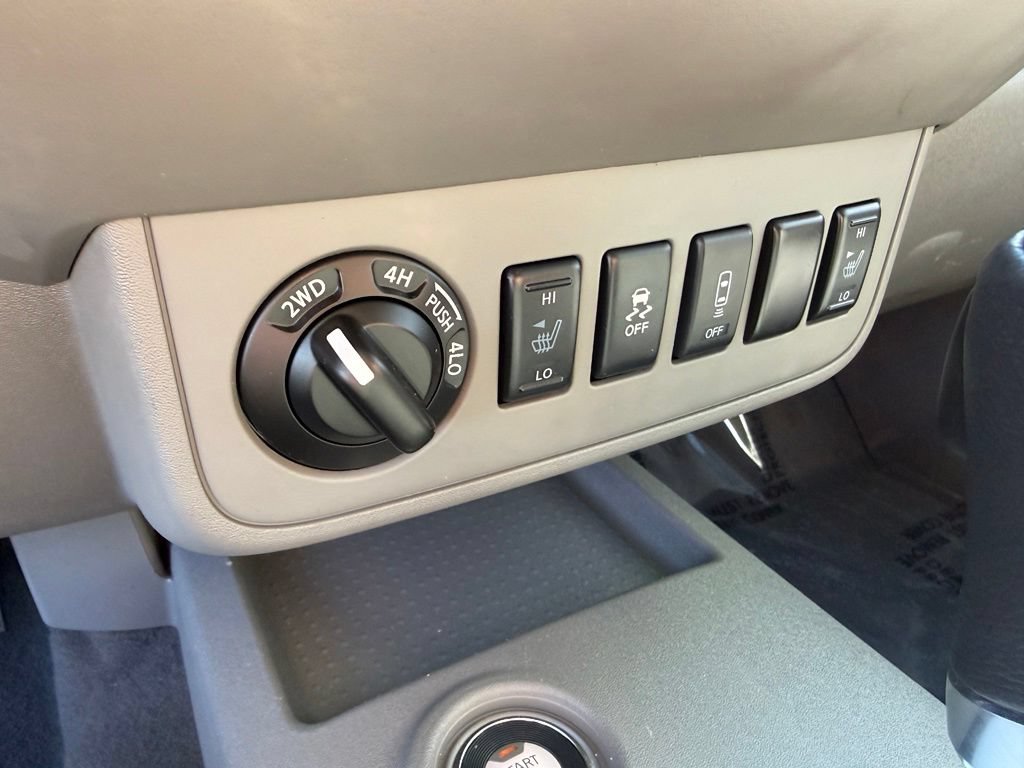 Used 2021 Nissan Frontier SV w/ Midnight Edition Floor Mats AWD/4WD image 21