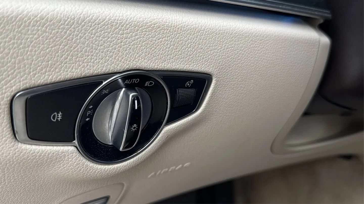 Used 2018 Mercedes-Benz E 300 image 47