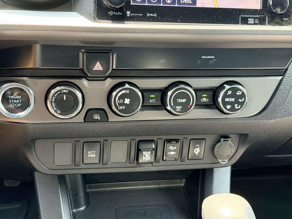 Certified 2019 Toyota Tacoma TRD Sport AWD/4WD image 5