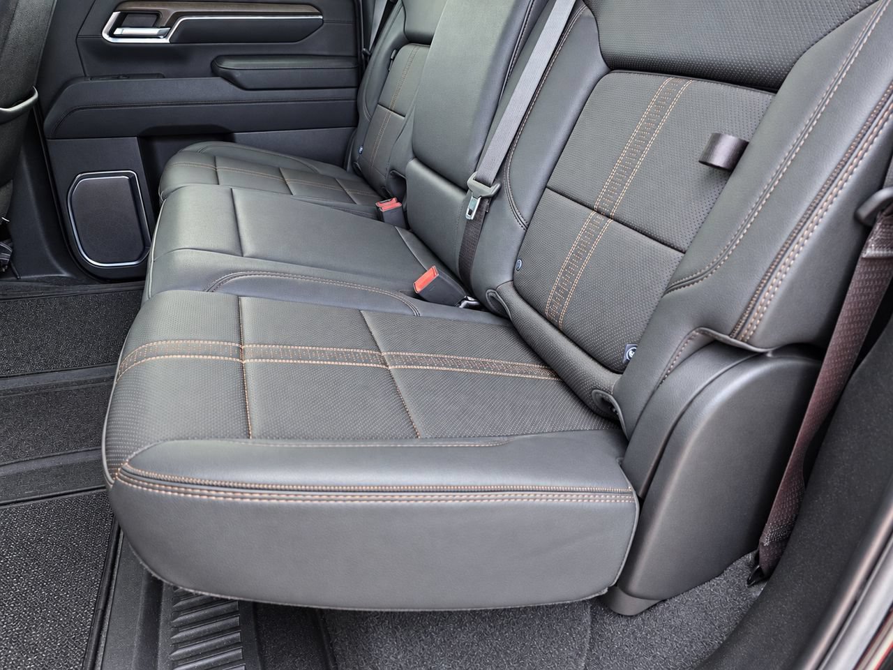 Used 2024 Chevrolet Silverado 3500 High Country w/ High Country Premium Package AWD/4WD image 29