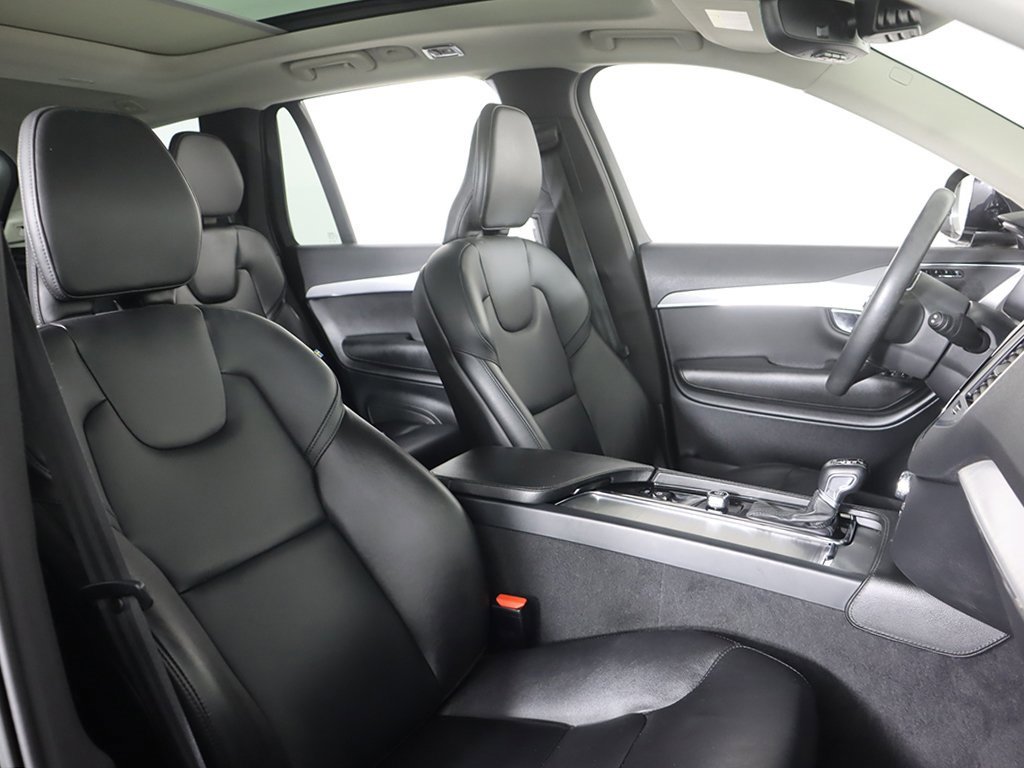 Used 2022 Volvo XC90 T5 Momentum w/ Climate Package image 26