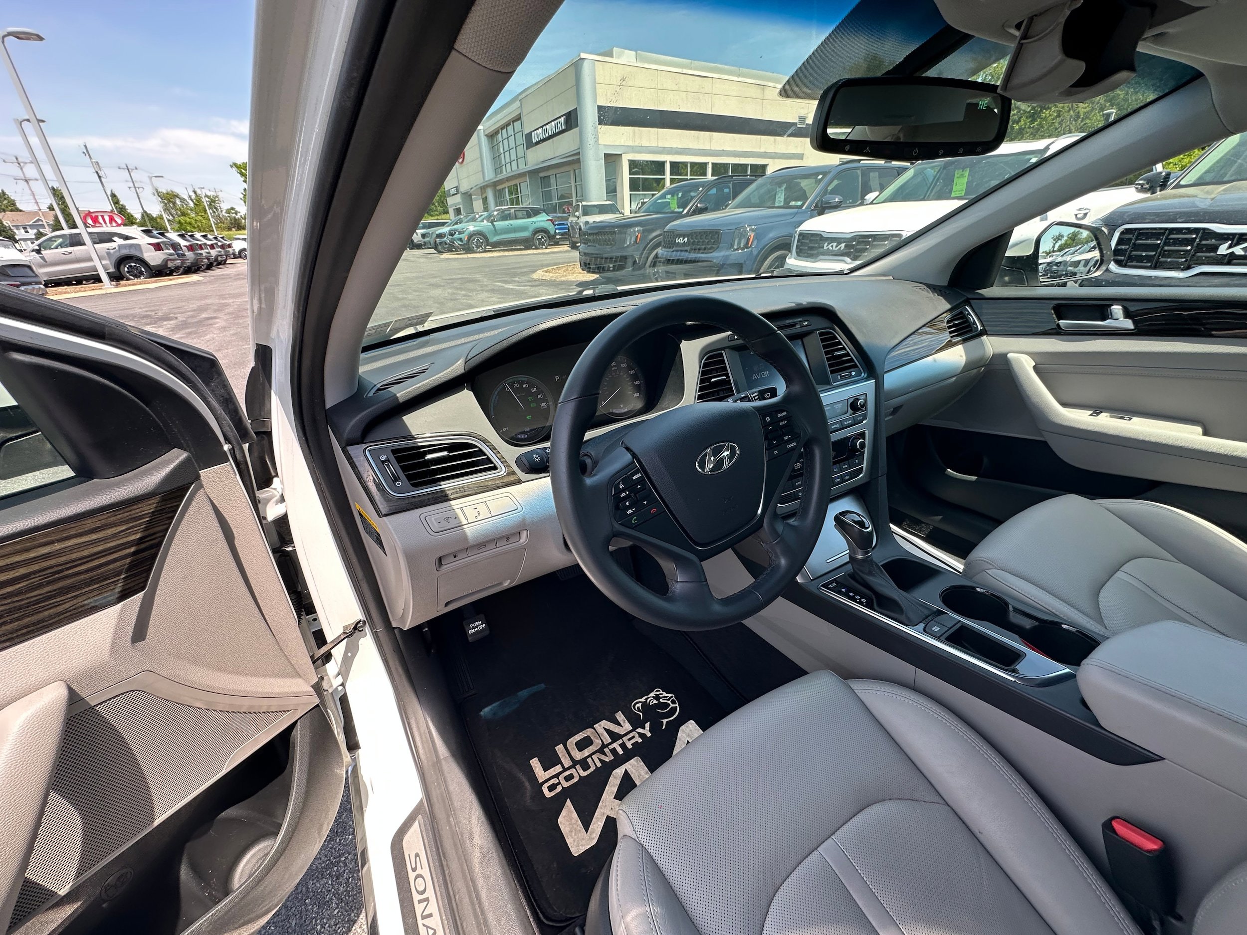 Used 2017 Hyundai Sonata Limited FWD image 22