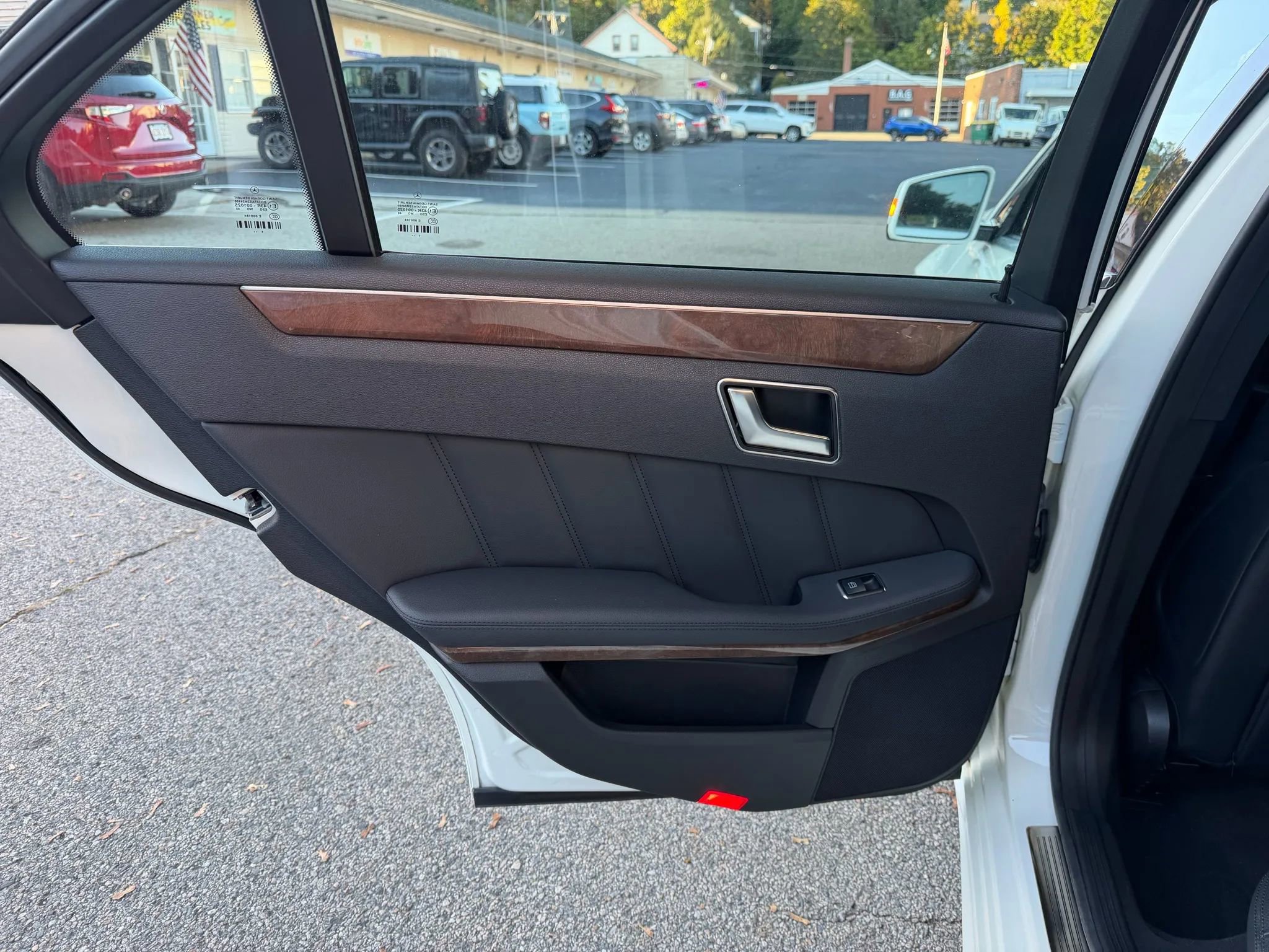 Used 2012 Mercedes-Benz E 350 4MATIC Sedan image 28