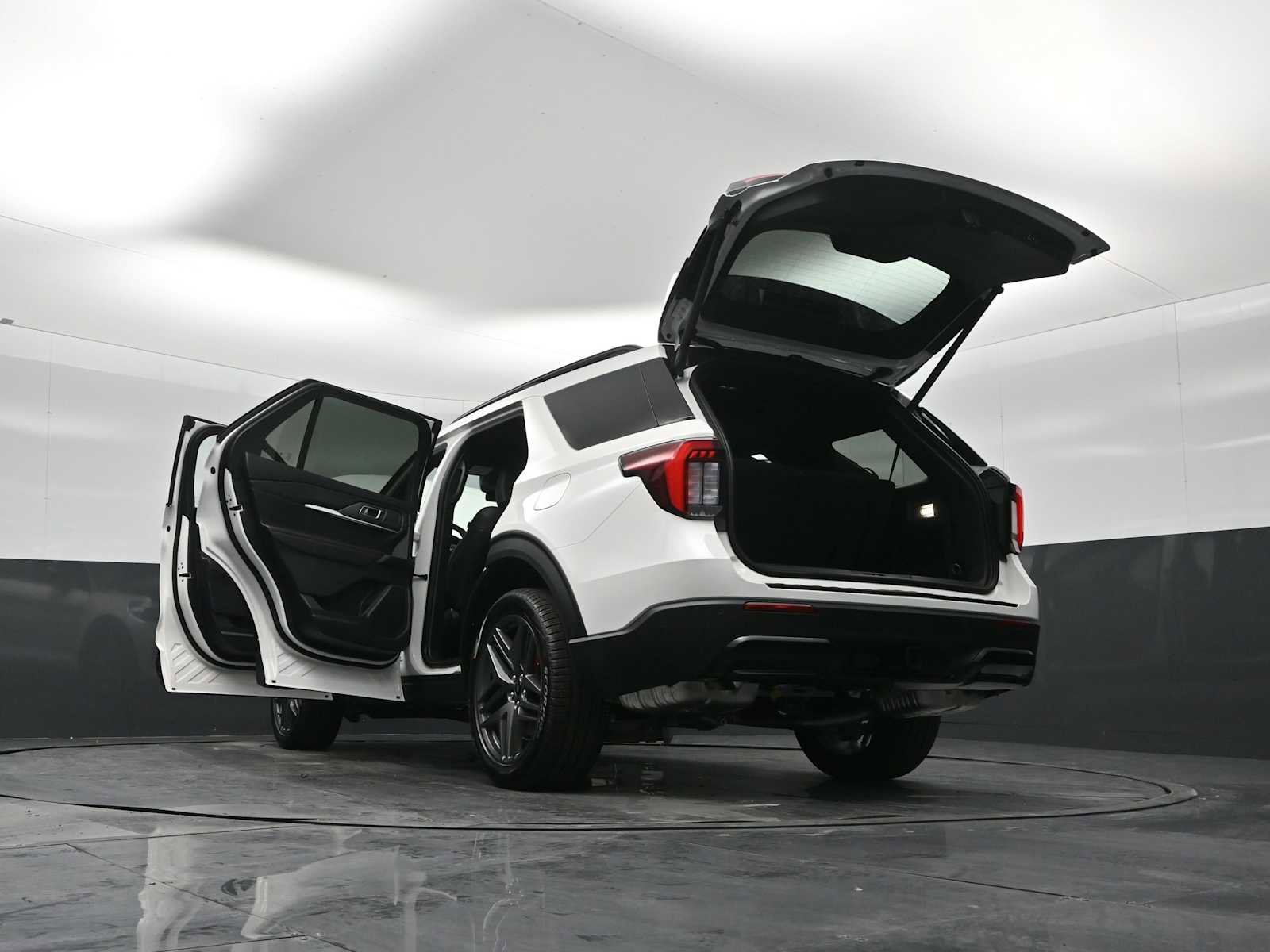 New 2026 Ford Explorer ST-Line w/ ST-Line Street Pack image 40