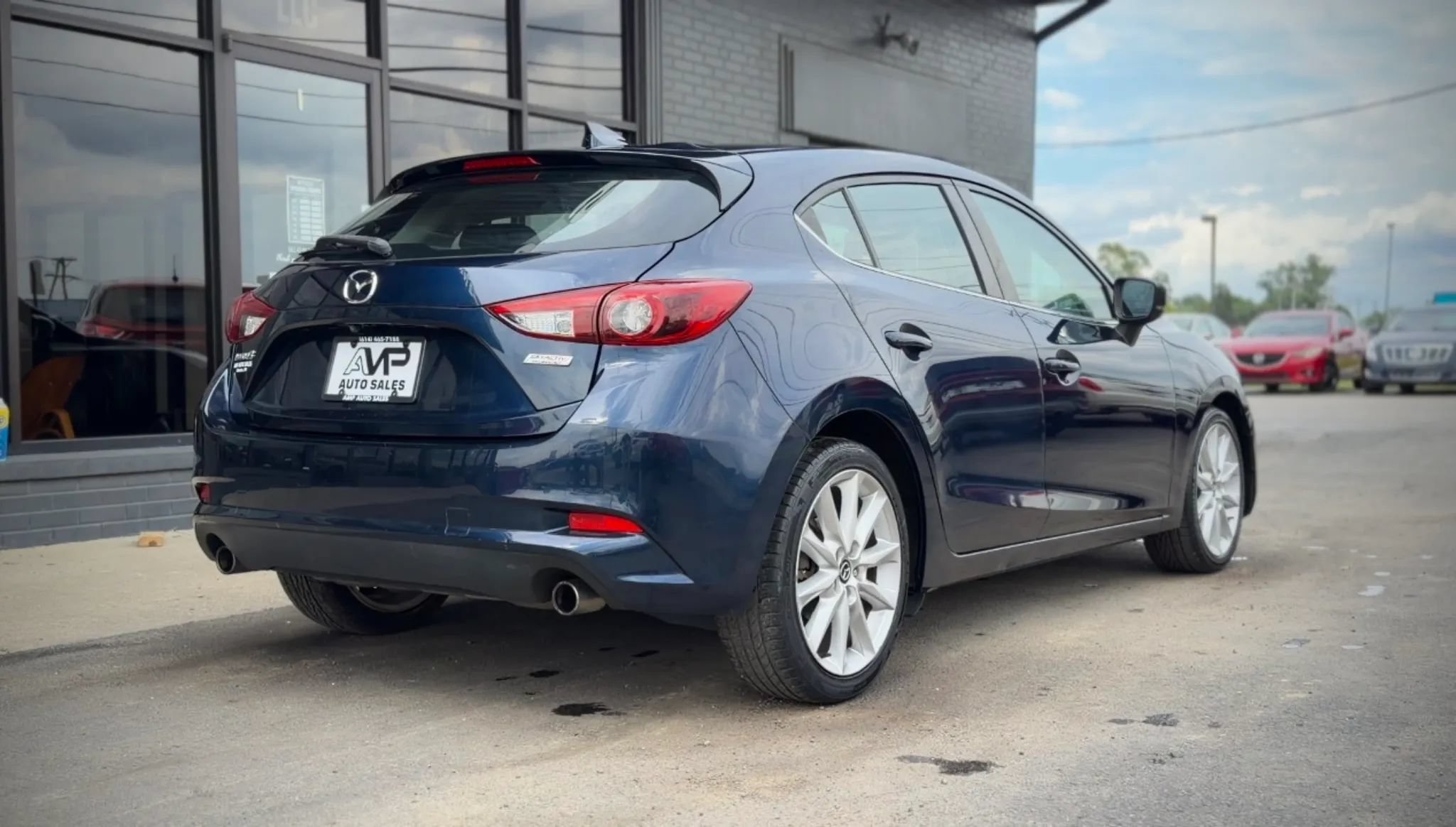 Used 2017 MAZDA MAZDA3 Grand Touring w/ Premium Equipment Package FWD image 3