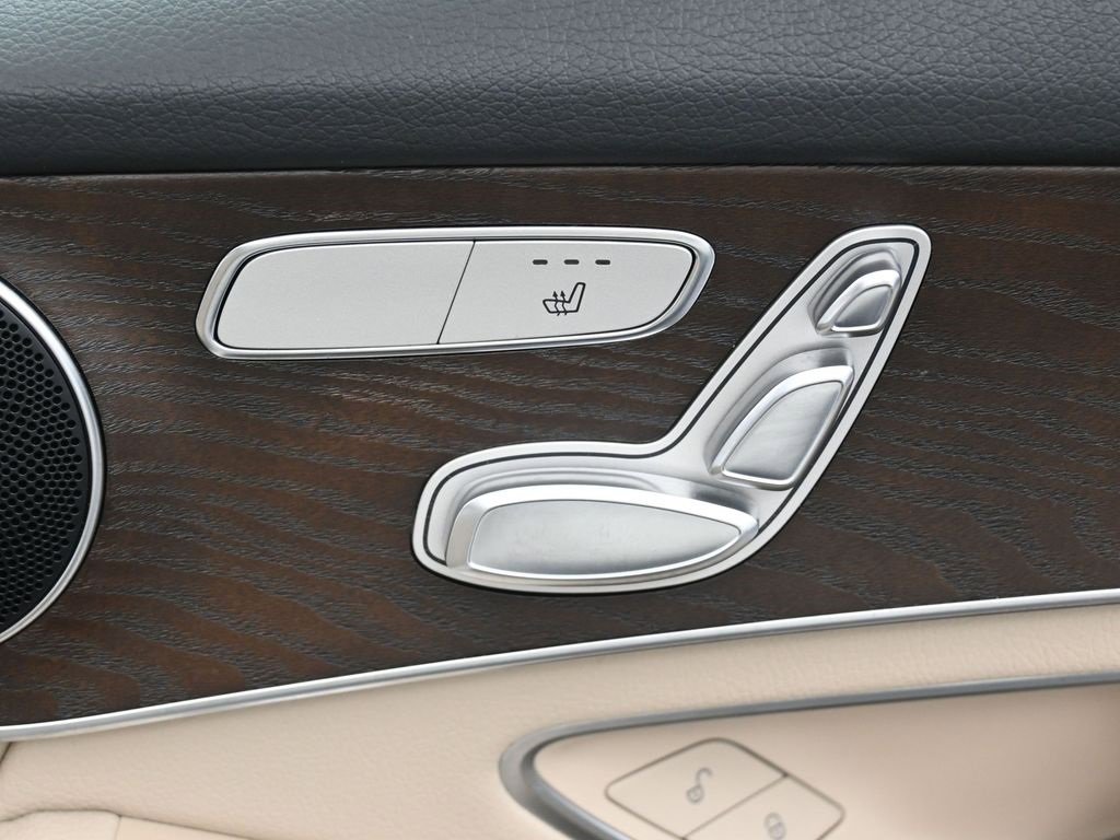 Used 2021 Mercedes-Benz GLC 300 4MATIC image 38