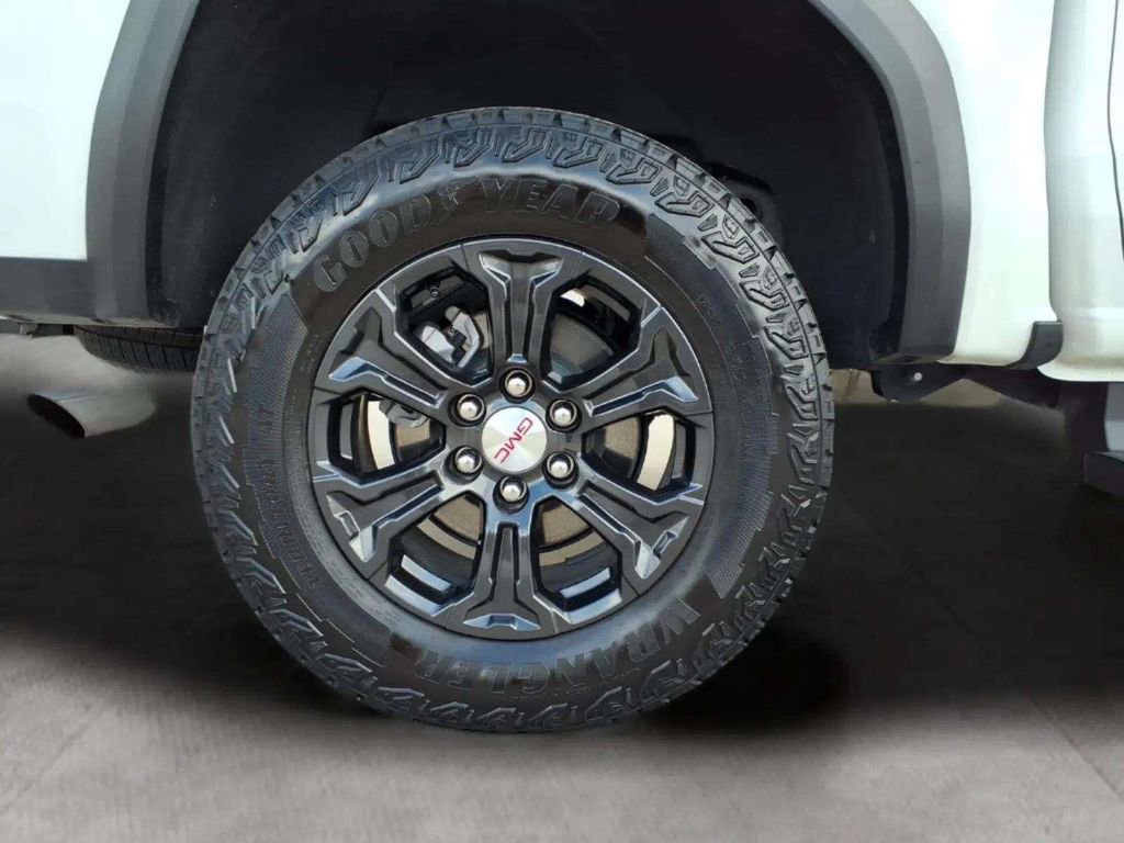 Used 2024 GMC Canyon Elevation w/ Elevation Premium Package image 20