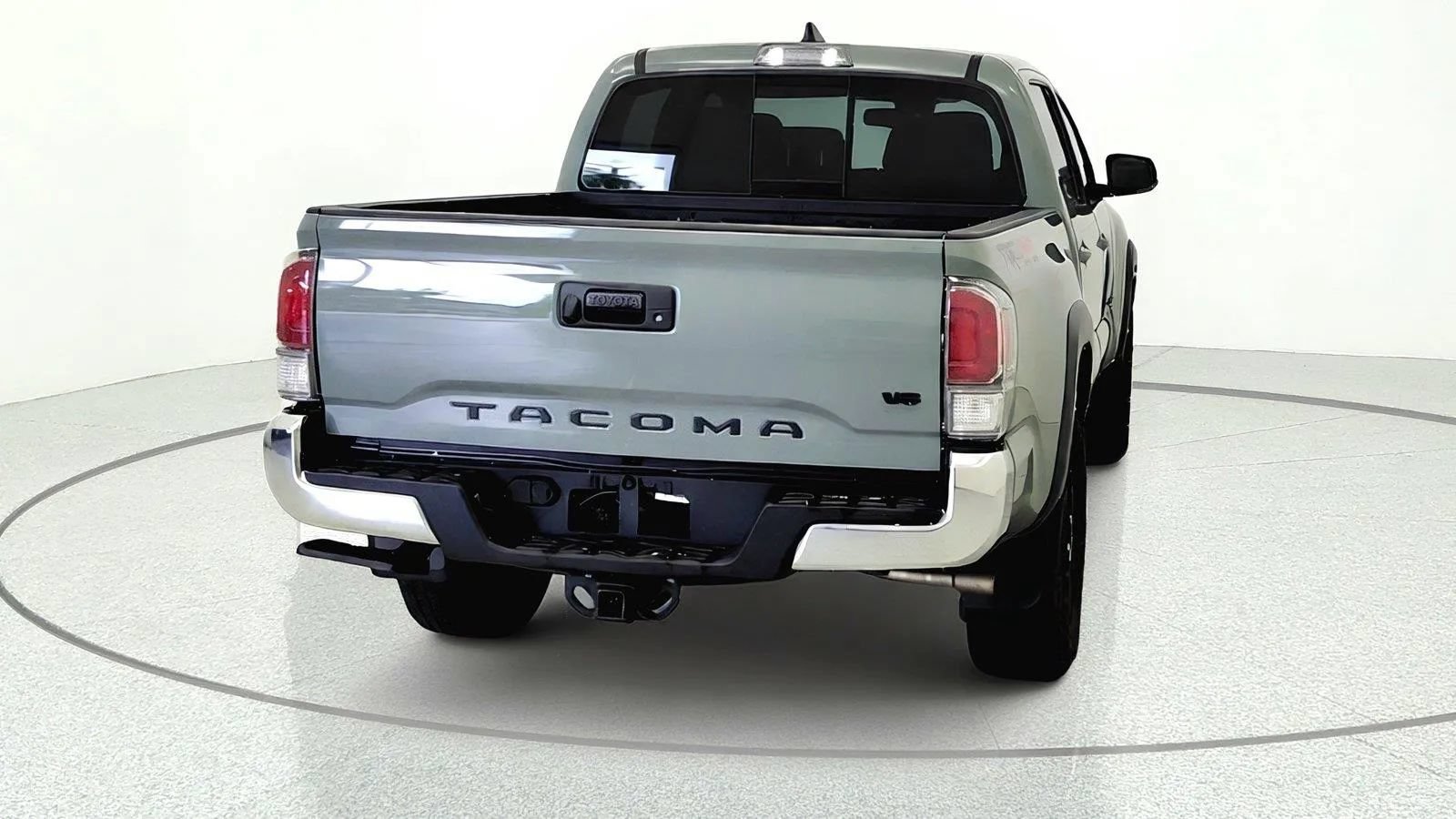 Used 2023 Toyota Tacoma TRD Off-Road AWD/4WD image 5