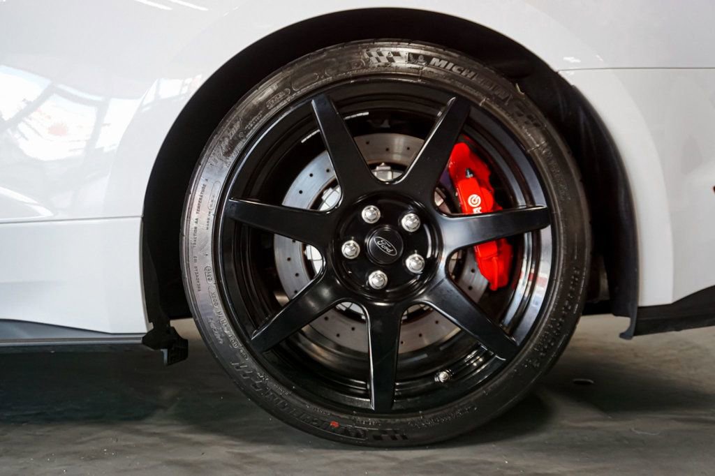 Used 2016 Ford Mustang Shelby GT350R w/ GT350R Equipment Group 920A RWD image 63