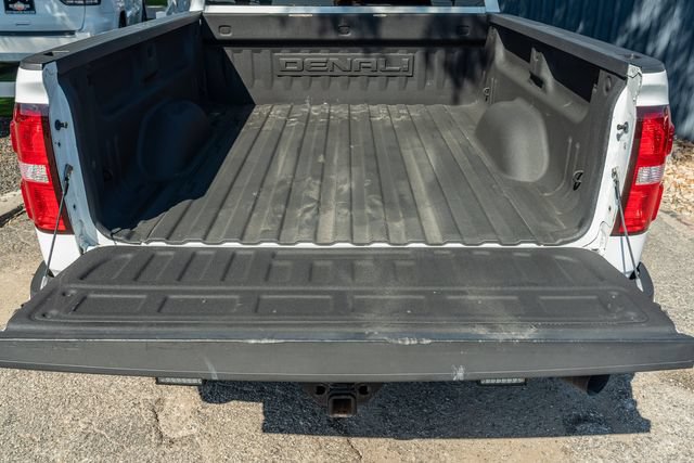 Used 2016 GMC Sierra 2500 Denali w/ Duramax Plus Package AWD/4WD image 10
