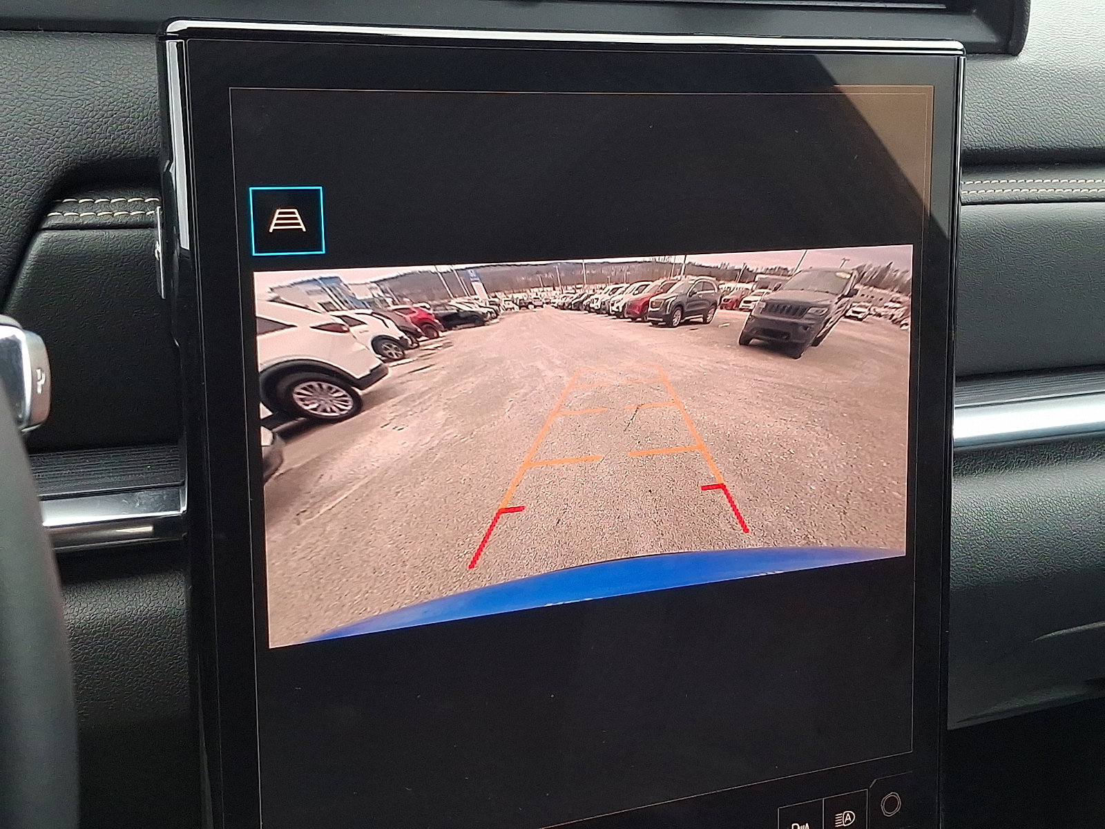 Used 2025 GMC Terrain Elevation image 17