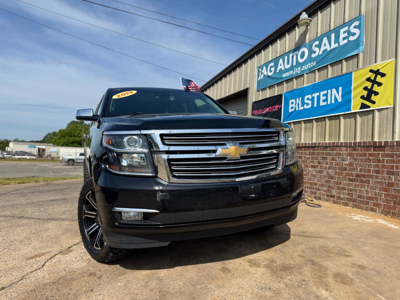 Used 2019 Chevrolet Suburban Premier AWD/4WD image 3