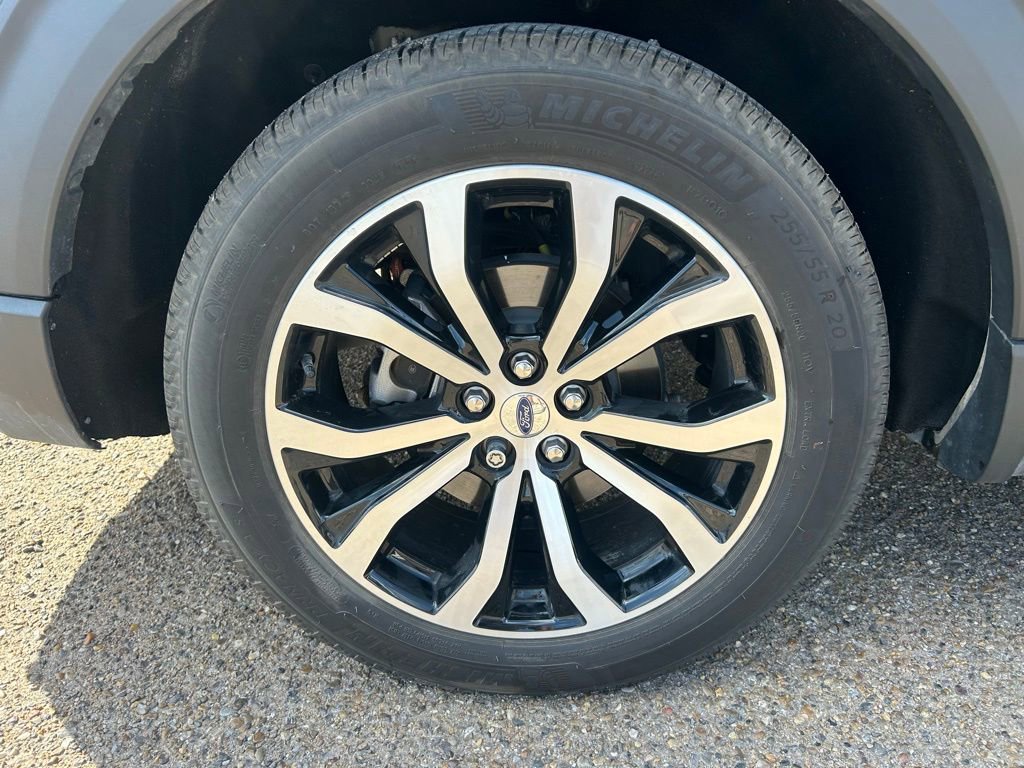 Used 2025 Ford Explorer ST-Line w/ Premium Package image 8