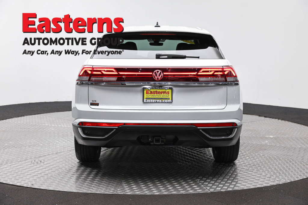 Used 2025 Volkswagen Atlas Cross Sport SE FWD image 8
