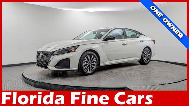 Used 2025 Nissan Altima 2.5 SV image 1