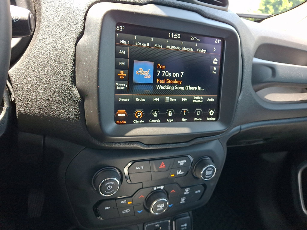 Certified 2022 Jeep Renegade Latitude w/ Convenience Group AWD/4WD image 27